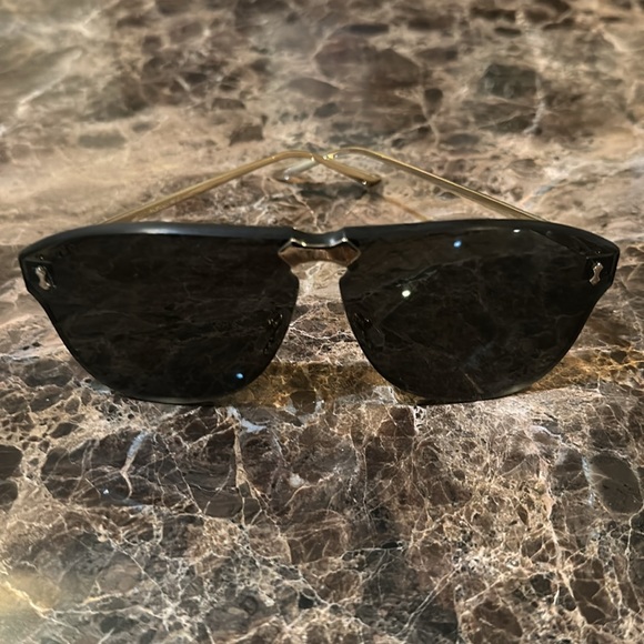 Gucci Black Rimless Sunglasses with Gold Detail - Picture 2 of 6